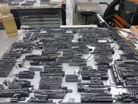 La tipografia che stampa ancora con i caratteri mobili: �A Bari dal 1934�